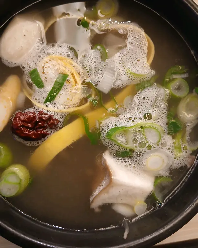 정갈하게 담겨 나온 갈비탕