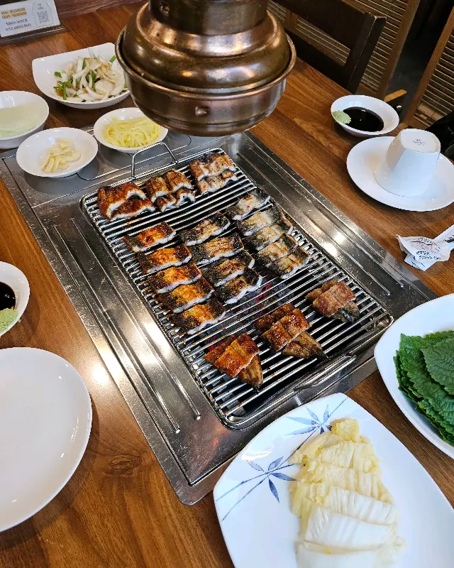 풍천장어전문 테이블 세팅