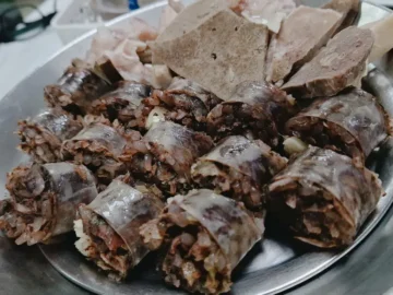 단양 구경시장에서 맛보는 마늘의 매력! 토종마늘순대, 여기가 진짜 단양 맛집이지!