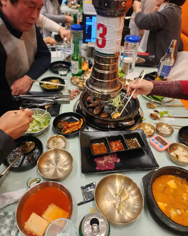 돌판에 구워지는 소고기