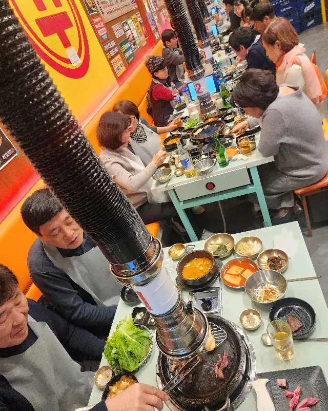 넓은 매장 내부