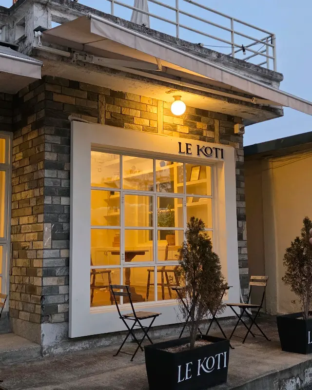 르코티 카페 외관