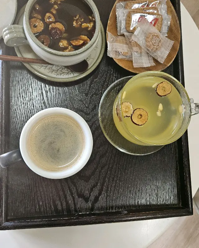 대추차와 다과