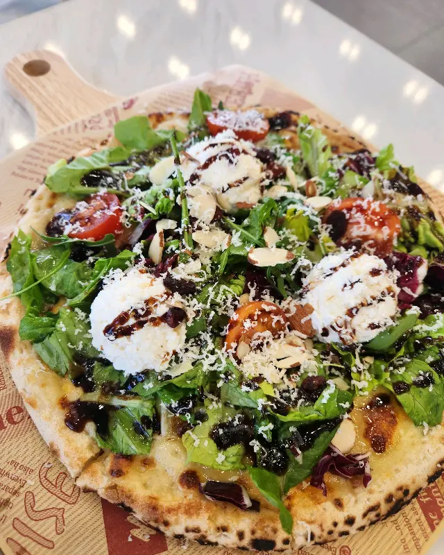 샐러드 피자