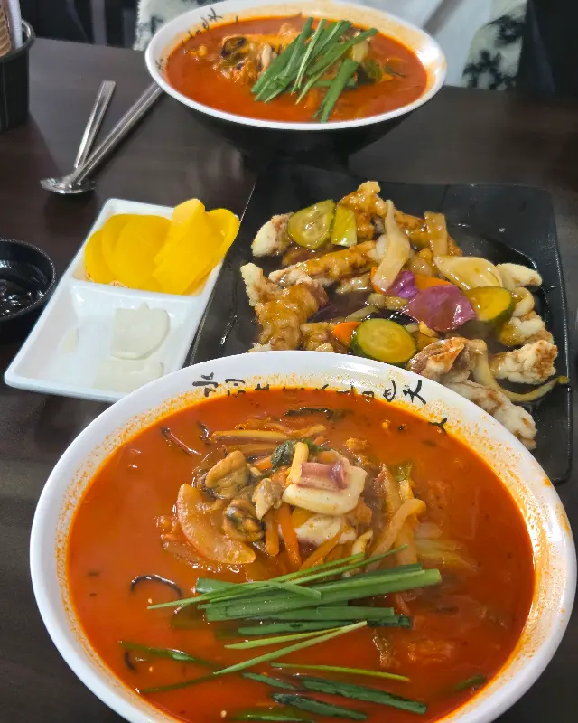 짬뽕, 탕수육, 단무지