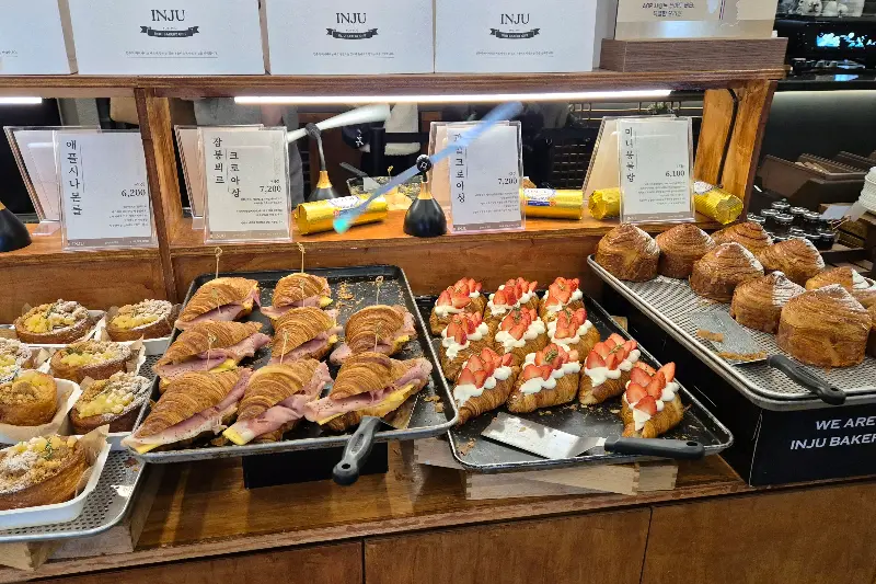 다양한 빵 종류