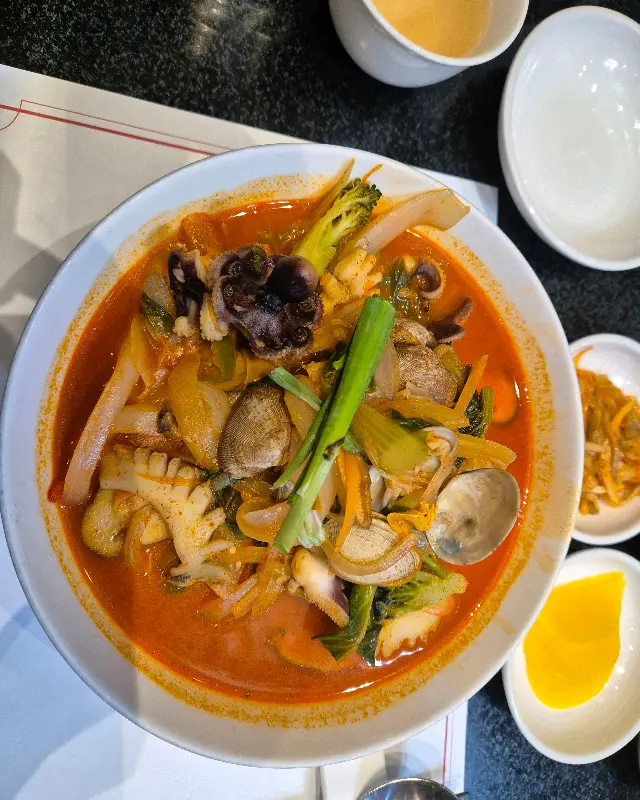 깔끔한 테이블 세팅