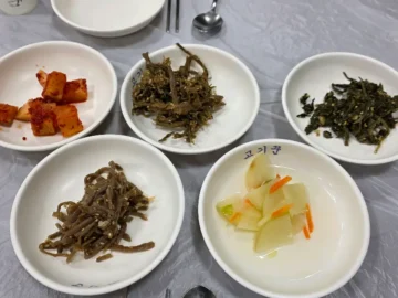 정선 사북에서 맛보는 얼큰한 갈비찜, 여기 진짜 로컬 맛집이야!
