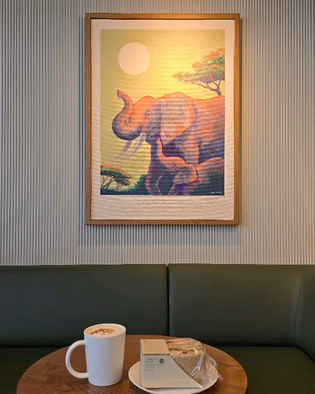 벽에 걸린 그림