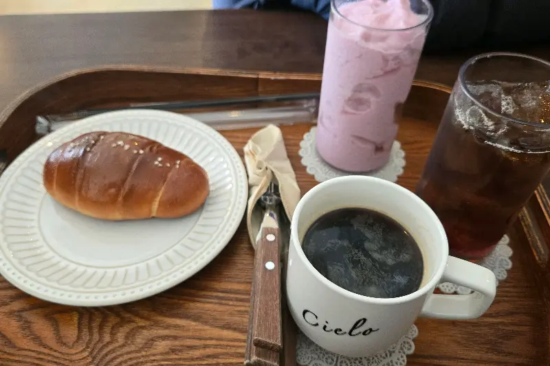 크림 브륄레 소금빵의 아름다운 자태