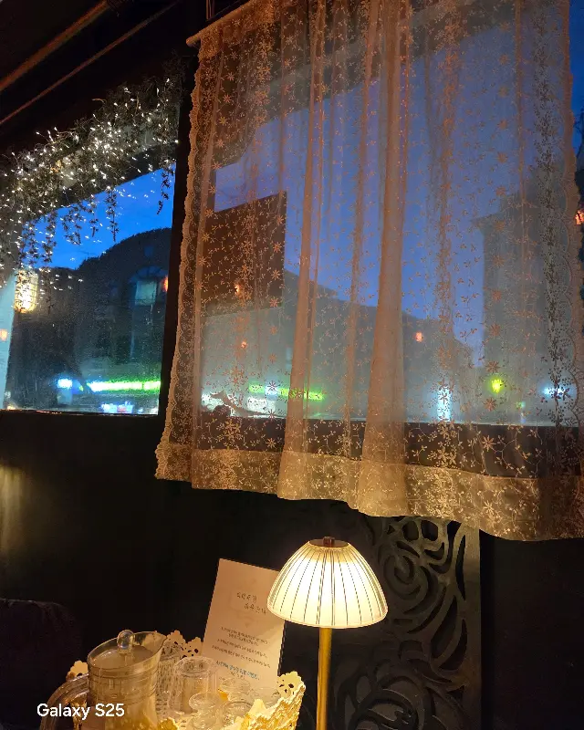 아늑한 분위기를 더하는 조명