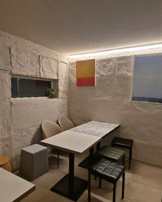 카페 내부 인테리어