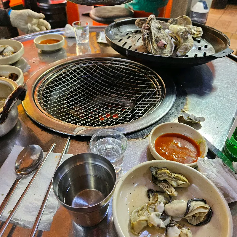 다양한 해산물을 맛볼 수 있는 장터골