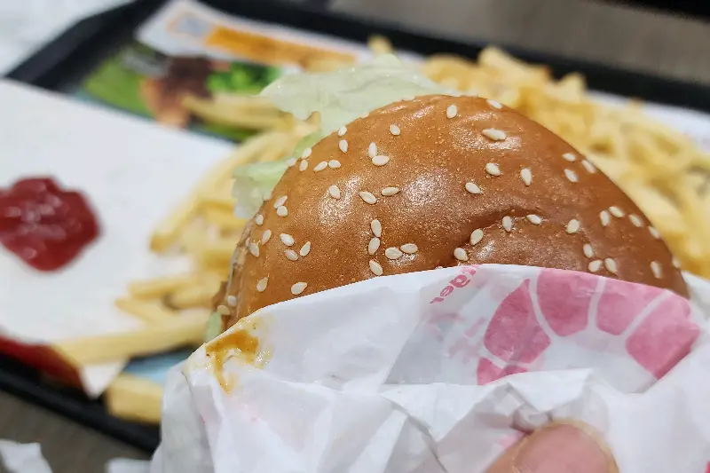 윤기가 좔좔 흐르는 햄버거 번