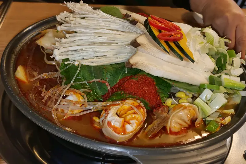 푸짐한 감자탕의 비주얼