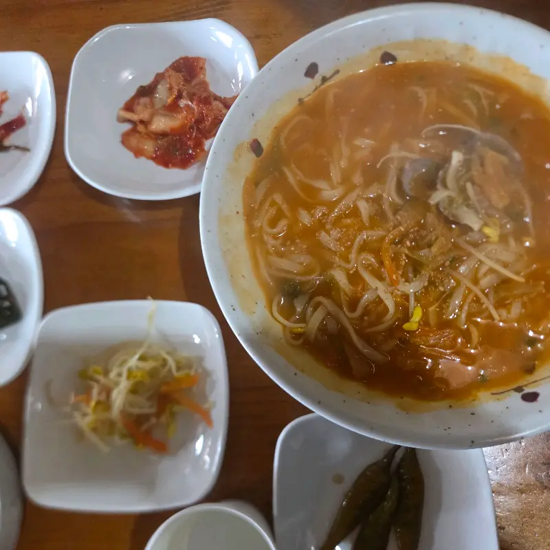 푸짐한 양의 칼국수