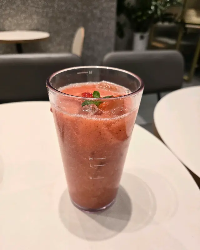 투썸플레이스 딸기주스