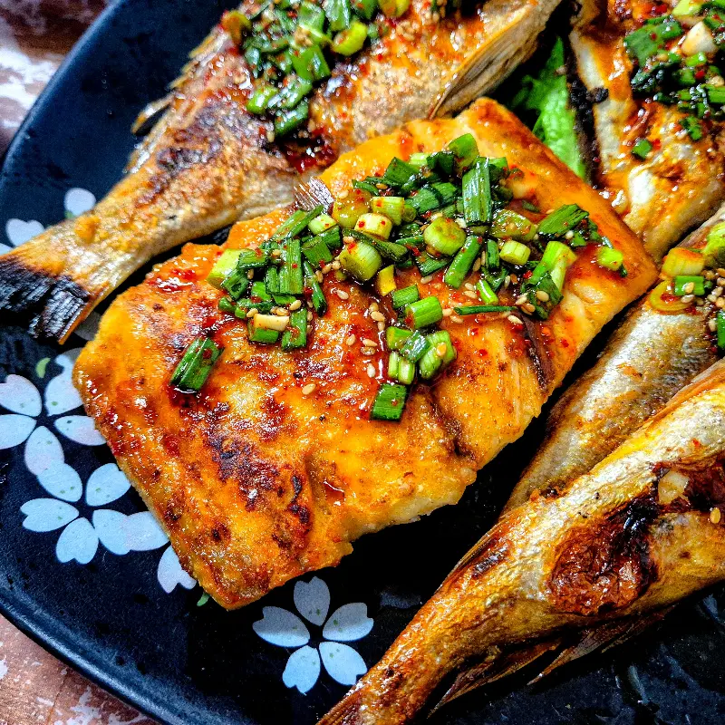 윤기가 흐르는 삼치구이