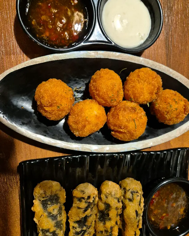 바삭한 새우볼과 김말이