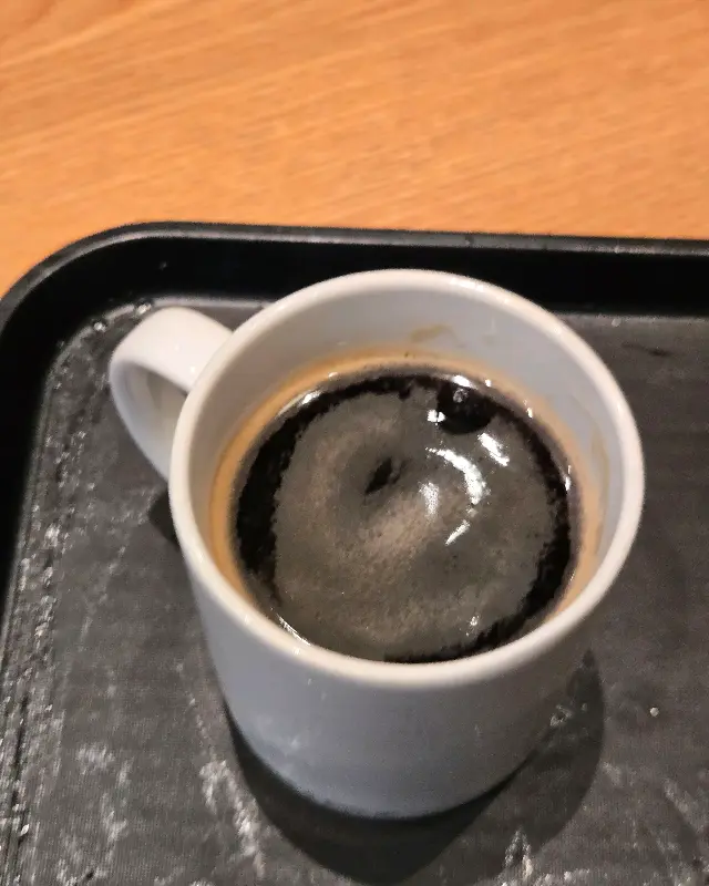 깔끔한 블랙커피