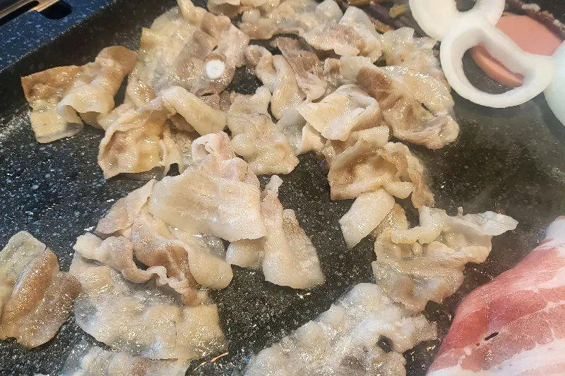 구워지는 대패삼겹살