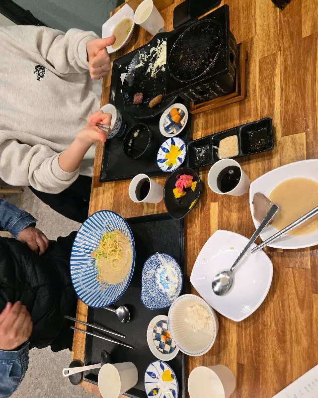 푸짐하게 차려진 한 상