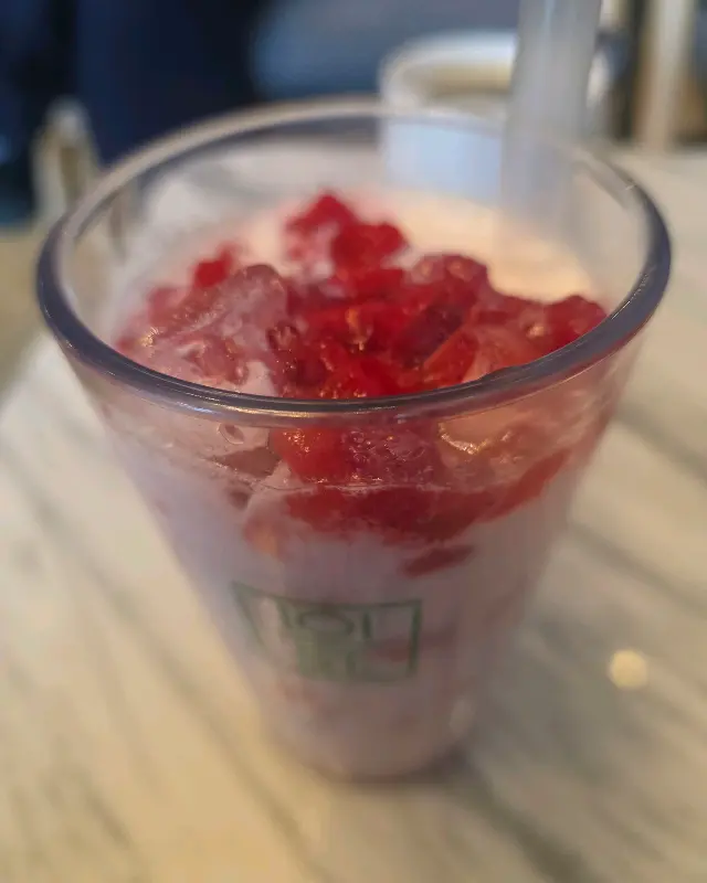 상큼한 딸기 스무디