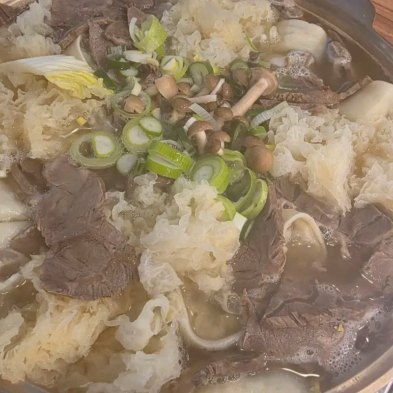 전골 속 재료 클로즈업