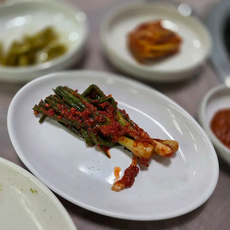 다양한 밑반찬들