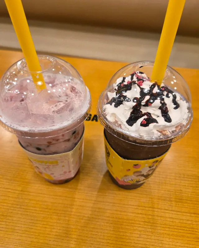 달콤한 쉐이크 두 잔