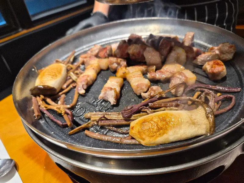 불판 위의 향연