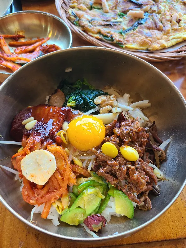 떡갈비와 비빔밥