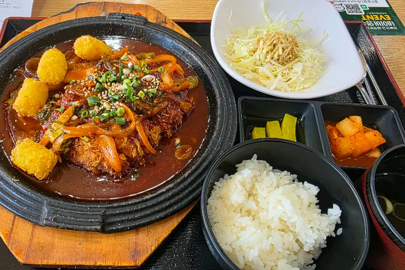 매콤달콤한 매운 철판 돈카츠