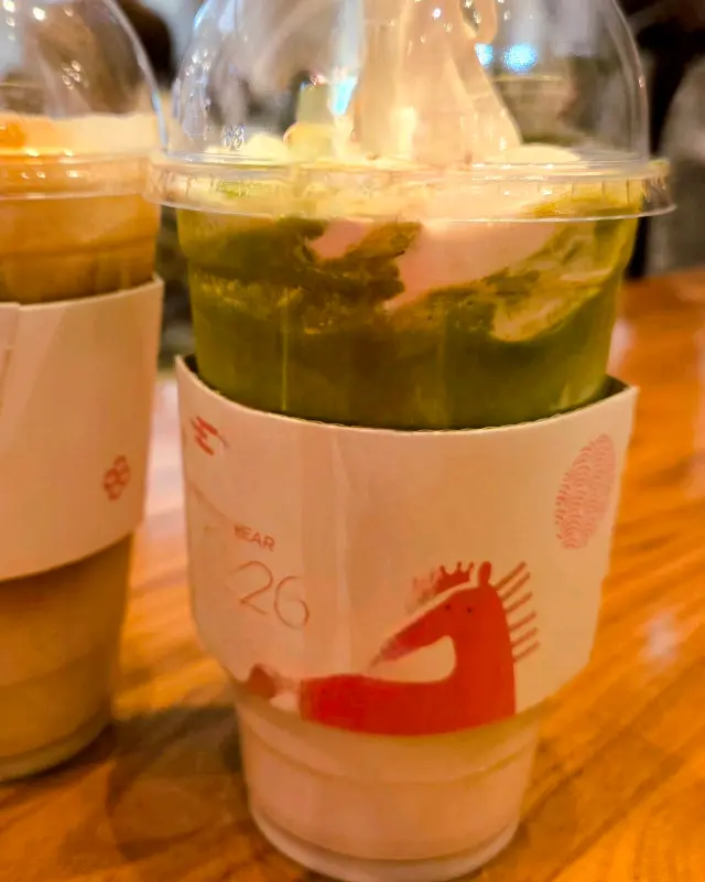 말 패키지가 인상적인 폴바셋 음료