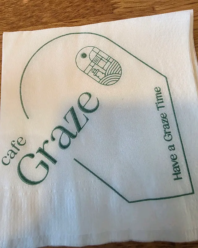 카페 그라제 로고가 새겨진 냅킨