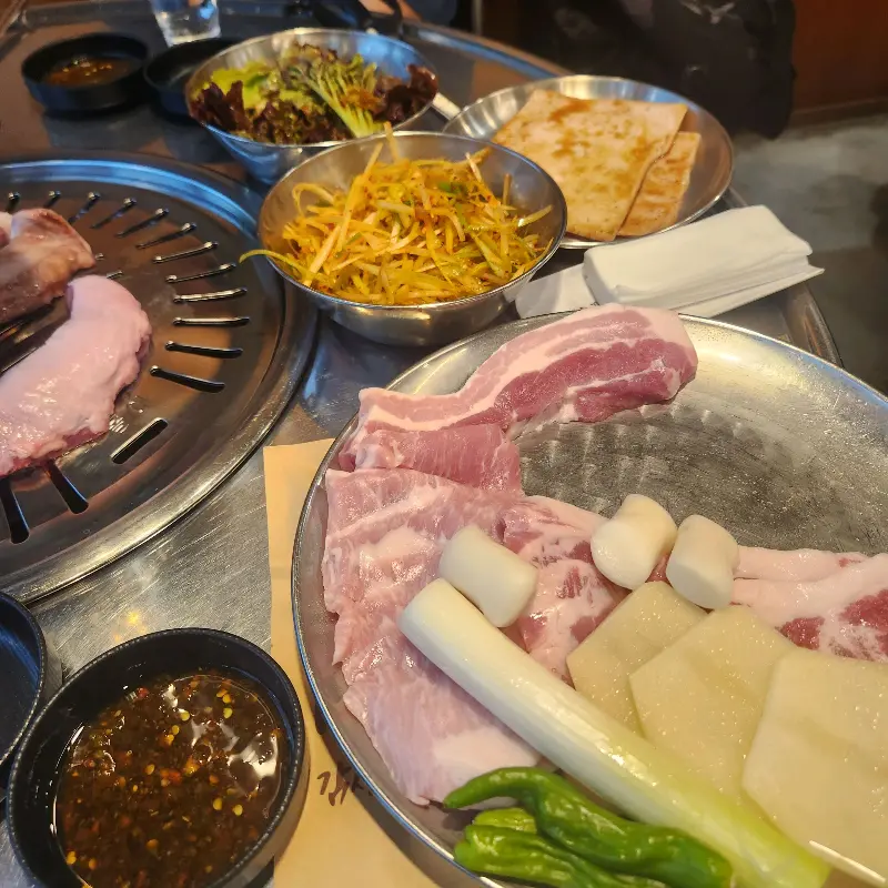 돈덩어리 상차림