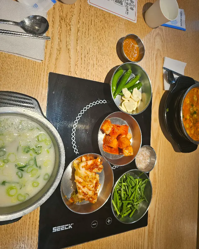 깔끔한 테이블 세팅