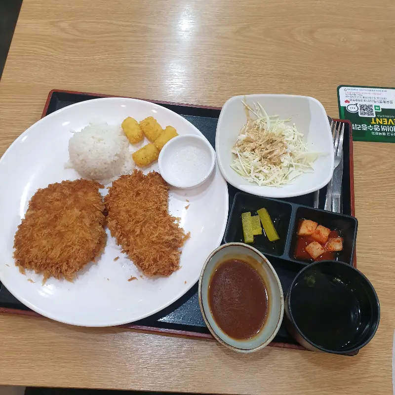 깔끔한 돈까스 정식