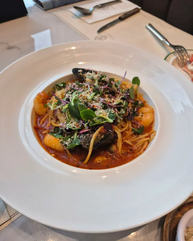 시그니처 크림 파스타의 아름다운 자태