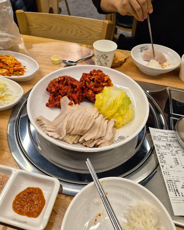 푸짐한 보쌈 한 상 차림