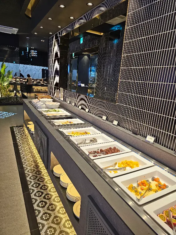 넓은 매장 내부