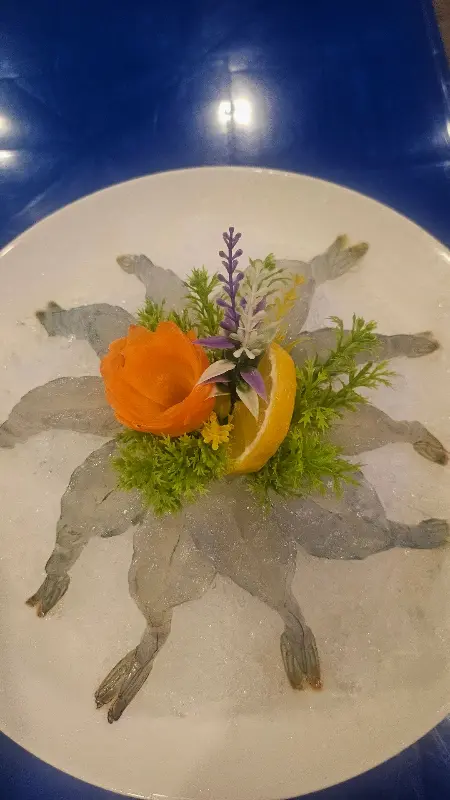 신선함이 느껴지는 딱새우회