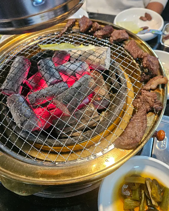 고기를 굽는 모습2