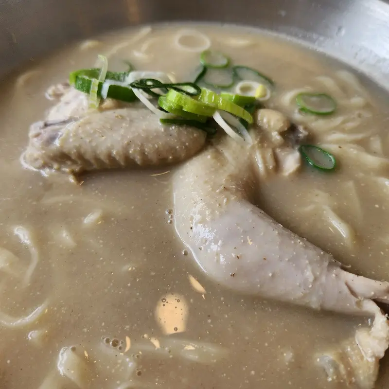 닭곰탕 클로즈업