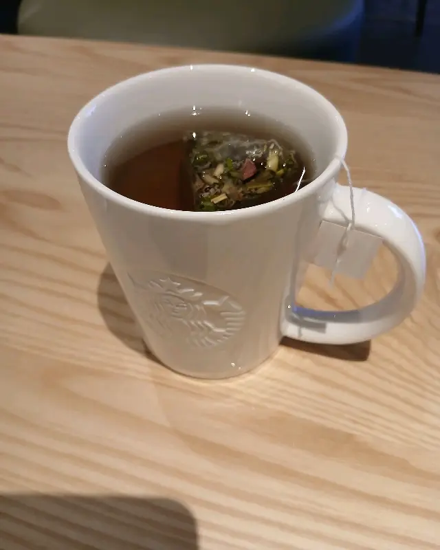 따뜻한 차 한 잔