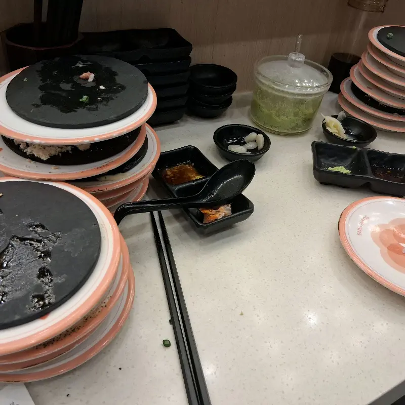 깔끔하게 정돈된 테이블