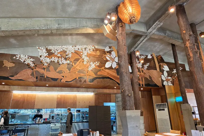 웅장하고 멋스러운 내부 인테리어