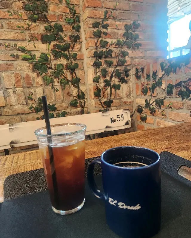 커피와 벽돌 인테리어