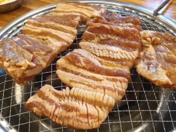 침샘을 자극하는 단짠 마법, 경산 서부동 가성비 끝판왕 지리산꿀통갈비 맛집 탐험기