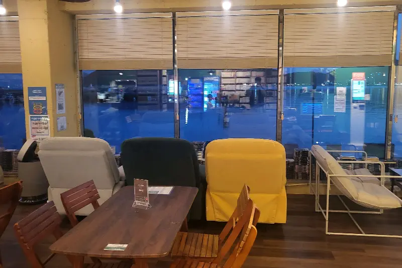 편안하게 휴식을 취하며 시간을 보낼 수 있는 공간